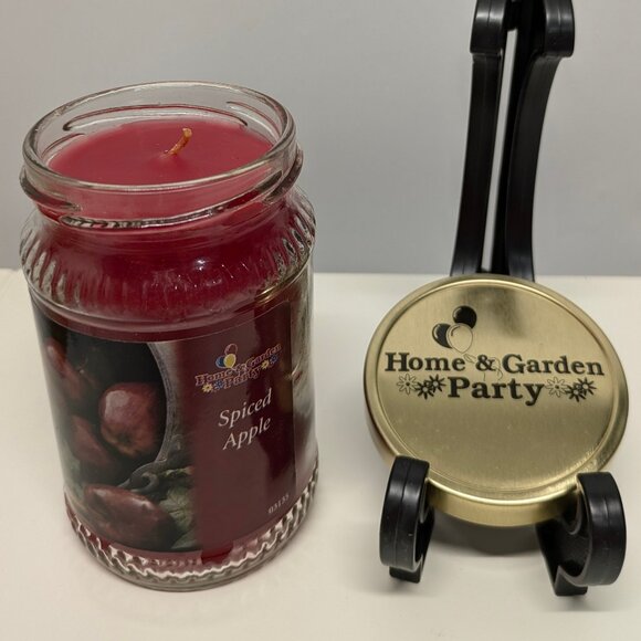 NEW! Home & Garden Party Spiced Apple Candle, 10oz - Picture 3 of 8